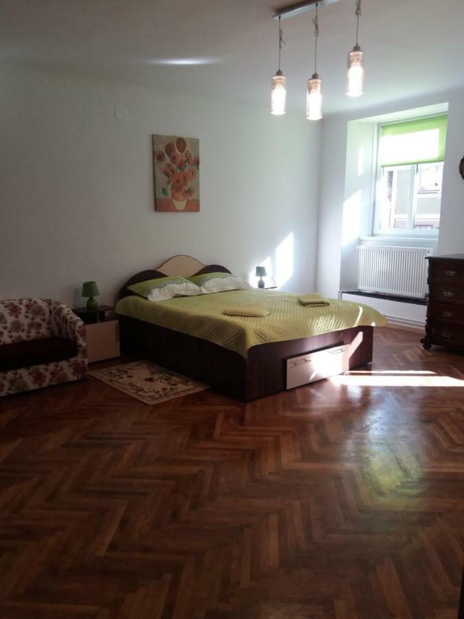 Charming Downtown Studio Brasov Exterior photo