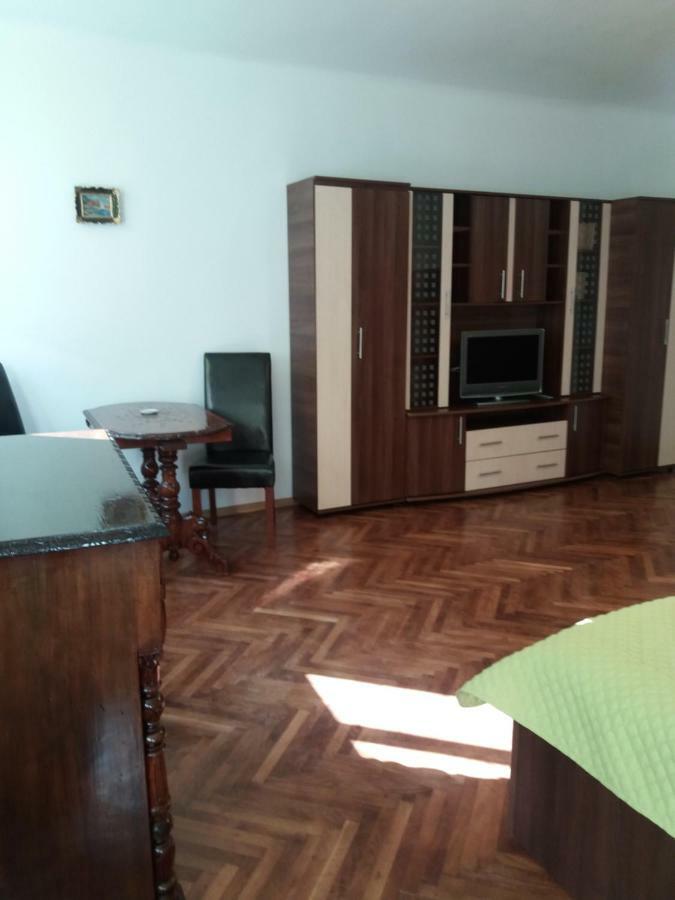 Charming Downtown Studio Brasov Exterior photo